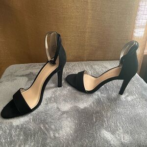 Metaphor Talula Black Ankle Strap Heels SZ 6